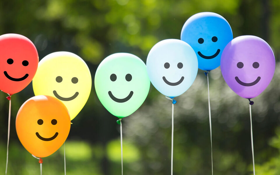 happy face balloons